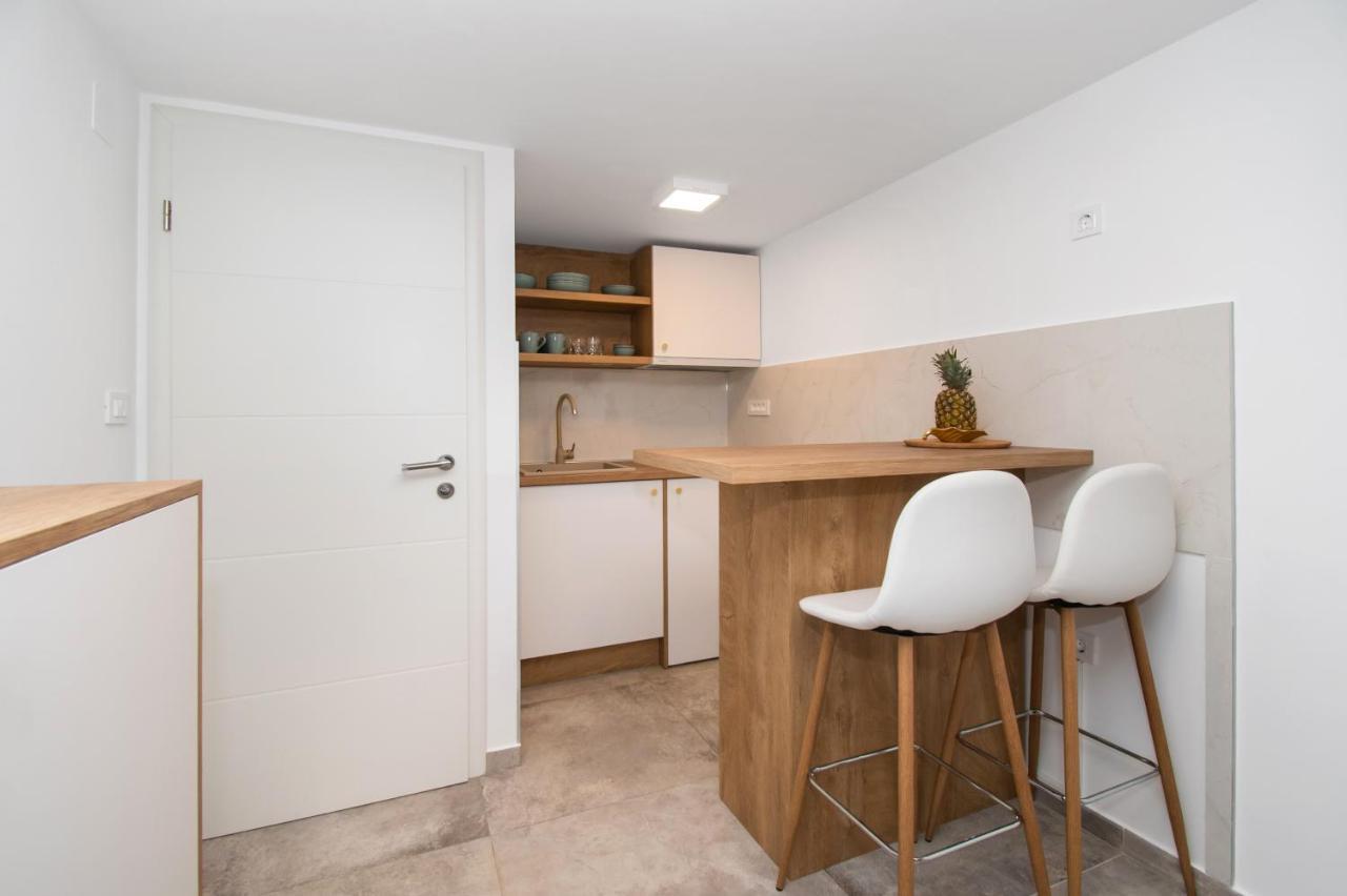 Apartmani Monika ザボリッチ エクステリア 写真