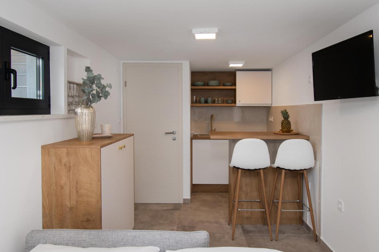 Apartmani Monika ザボリッチ エクステリア 写真