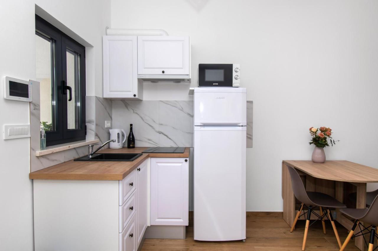 Apartmani Monika ザボリッチ エクステリア 写真