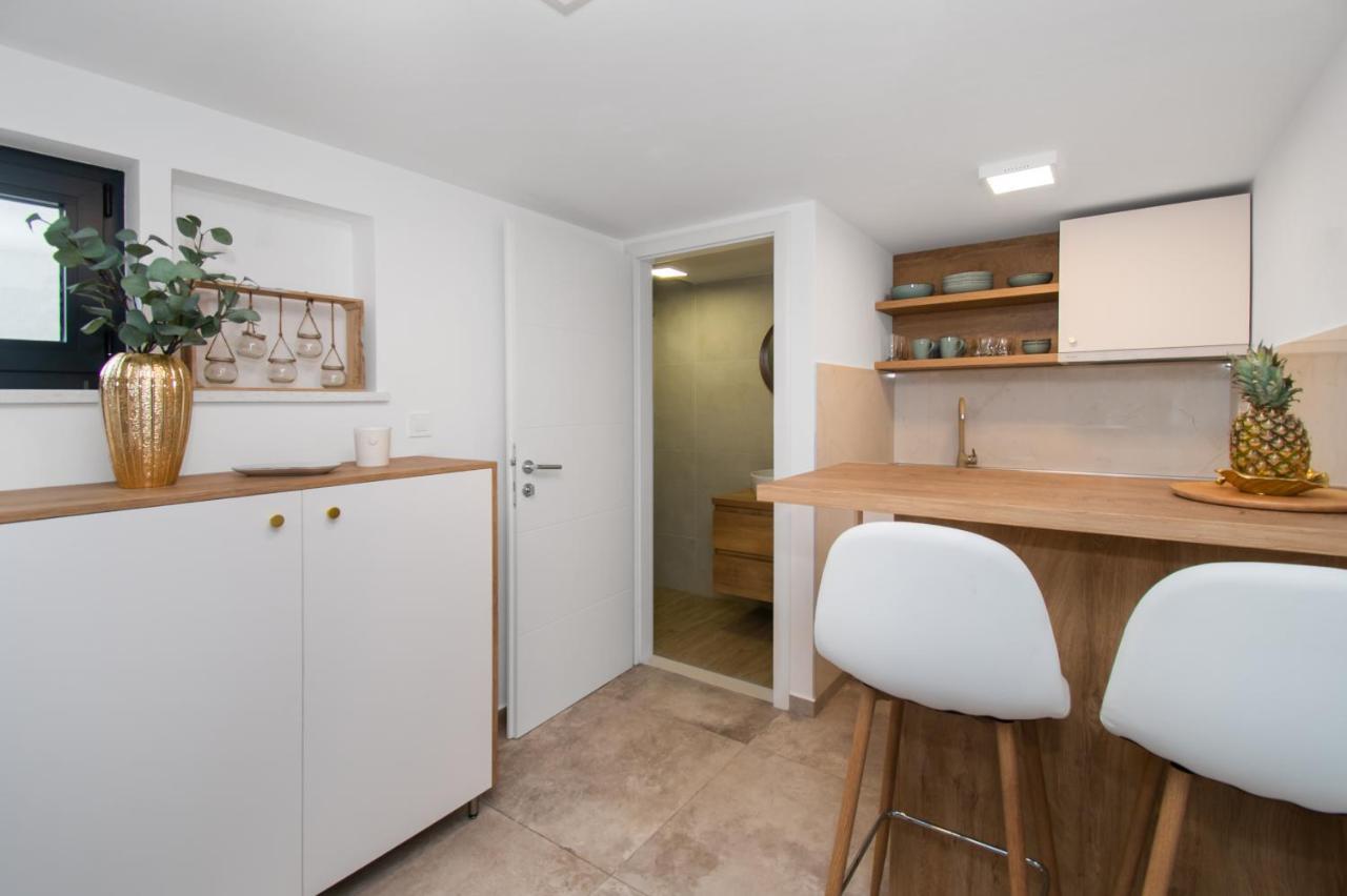 Apartmani Monika ザボリッチ エクステリア 写真