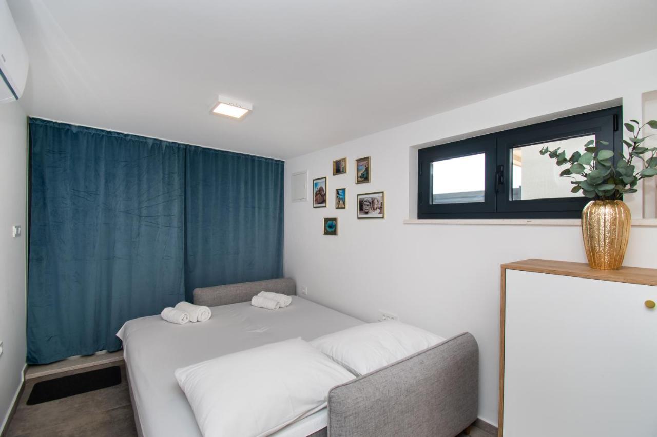 Apartmani Monika ザボリッチ エクステリア 写真