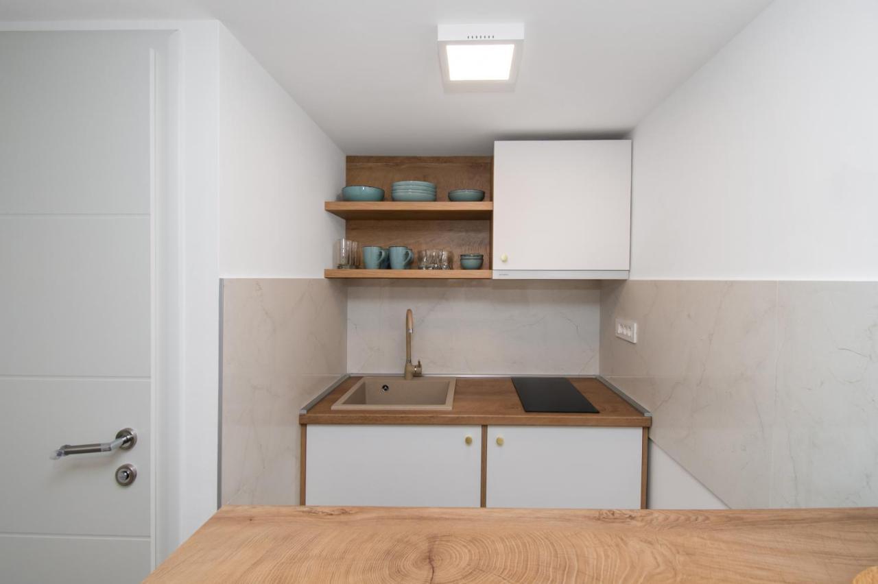 Apartmani Monika ザボリッチ エクステリア 写真
