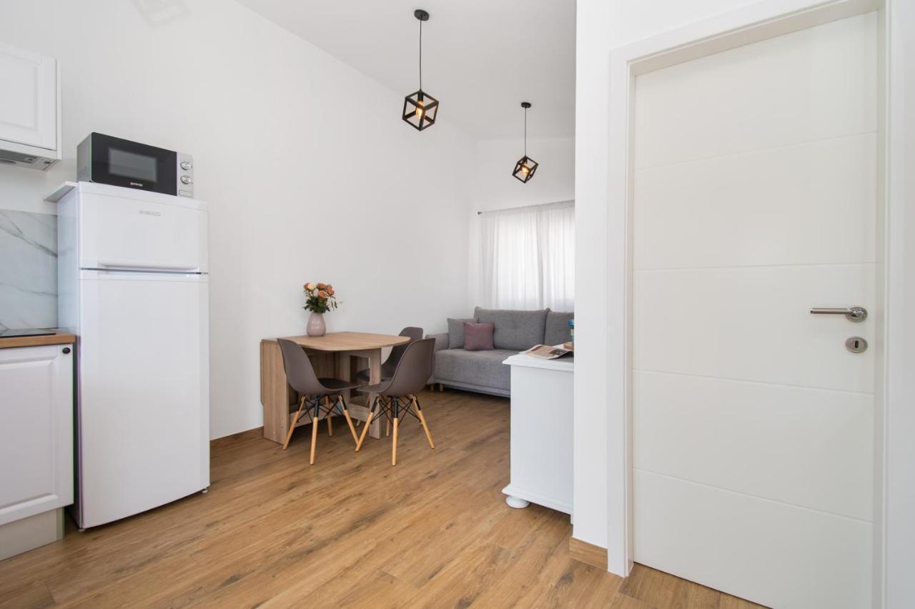 Apartmani Monika ザボリッチ エクステリア 写真