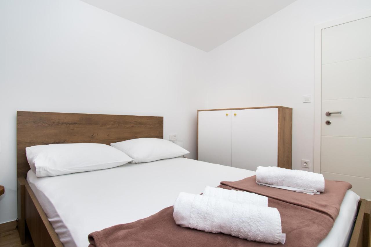 Apartmani Monika ザボリッチ エクステリア 写真